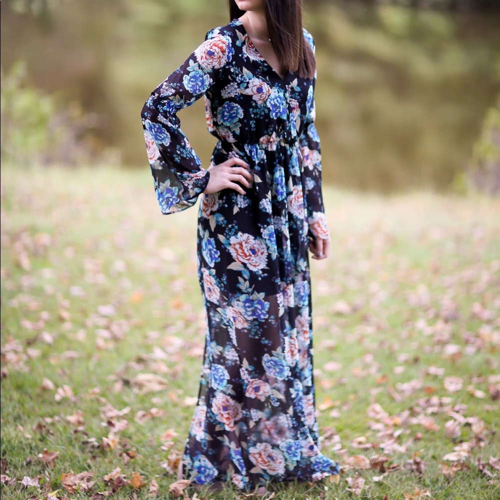 Dress - Picture 3 of 3